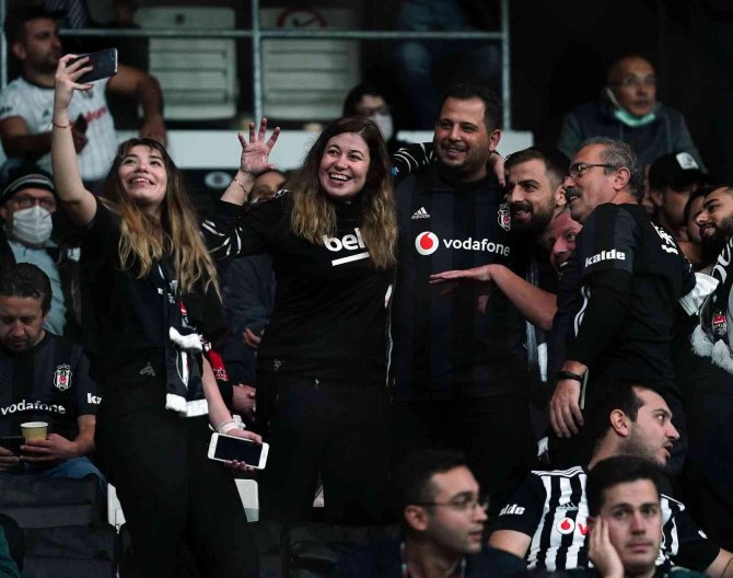 Spor Toto Süper Lig: Beşiktaş: 0 - Trabzonspor: 0 (Maç Devam Ediyor)