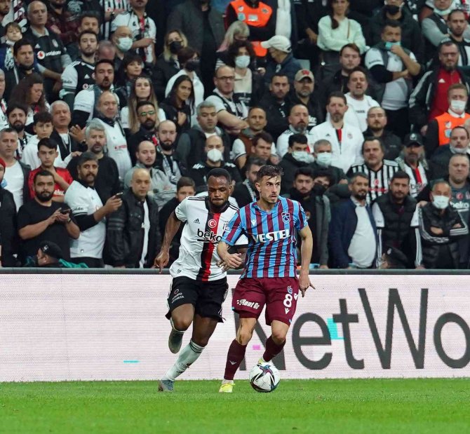 Spor Toto Süper Lig: Beşiktaş: 0 - Trabzonspor: 1 (İ̇lk Yarı)