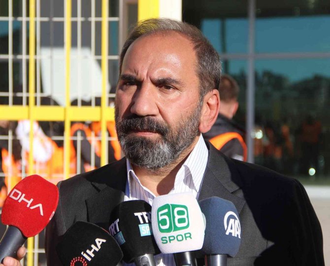 Mecnun Otyakmaz: “3 Maçtır Berabere Kalıyorsak Sorun Vardır”