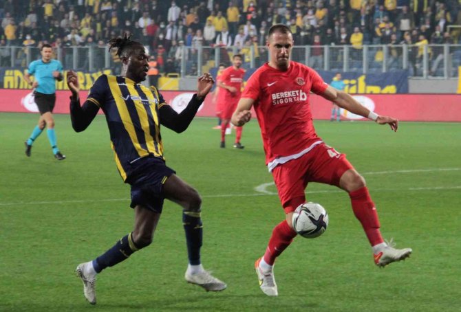 Süper Toto 1. Lig: Ankaragücü: 3 - Ümraniyespor: 0