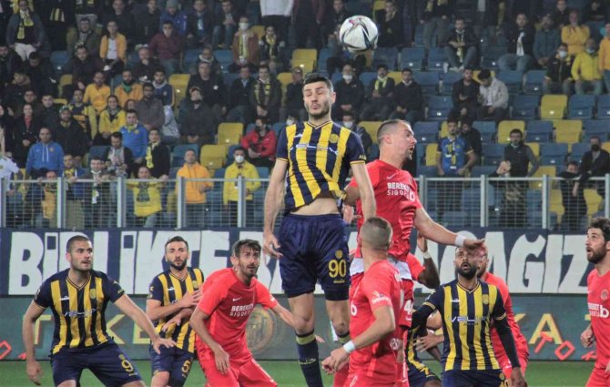 Süper Toto 1. Lig: Ankaragücü: 3 - Ümraniyespor: 0
