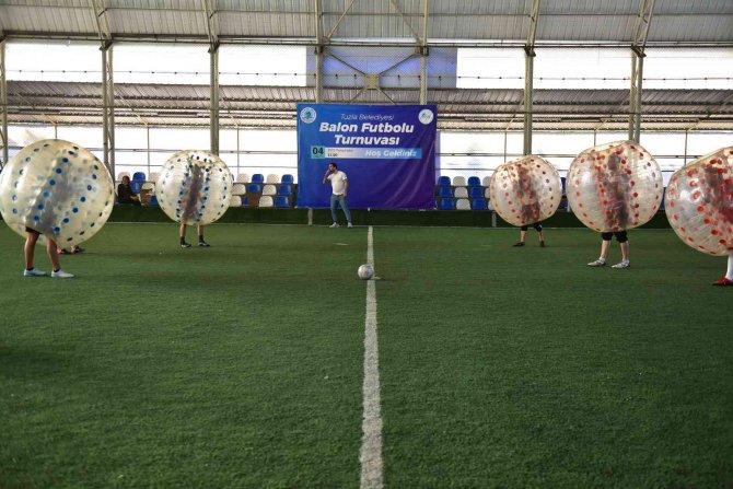Tuzla’da Düzenlenen Balon Futbolu Turnuvasında Keyifli Anlar Yaşandı