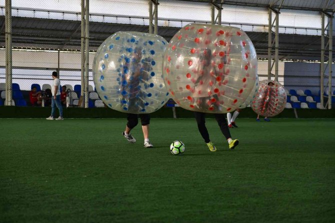 Tuzla’da Düzenlenen Balon Futbolu Turnuvasında Keyifli Anlar Yaşandı