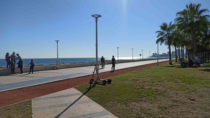 Ülke Genelinin Aksine Mersin Yazı Yaşamaya Devam Ediyor