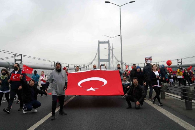 Kıtalar Arasında Renkli Görüntüler