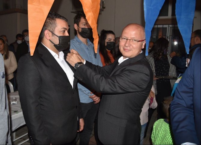 Bursa’da Ak Parti Kadroları Çığ Gibi Büyüyor