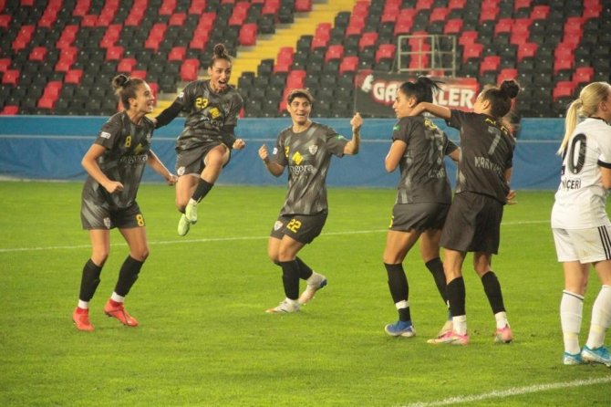 Alg Spor, Beşiktaş’ı Farklı Mağlup Etti