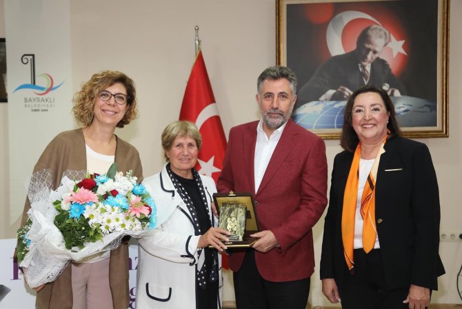 Bayraklı’da “Kadın Ve Edebiyat” Konulu Söyleşi