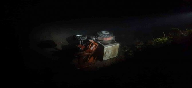 Traktör Şarampole Yuvarlandı: 1 Yaralı