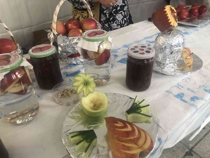 Esenler’de Amasya Elma Festivali Düzenlendi