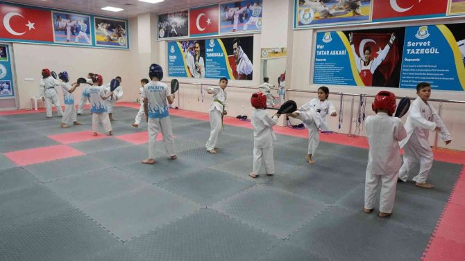 Haliliye Belediyesi Gençleri Hedeflerine Hazırlıyor