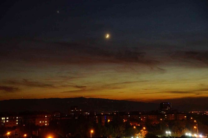 Hilal Ve Yıldızın Buluşması Mest Etti