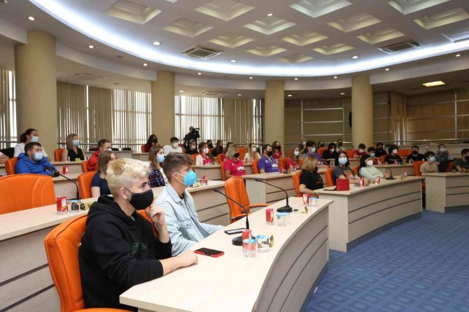 Başkan Tütüncü: "“Öğrenci Değişimleri Eğitim Sürecine Katkı Sağlıyor”