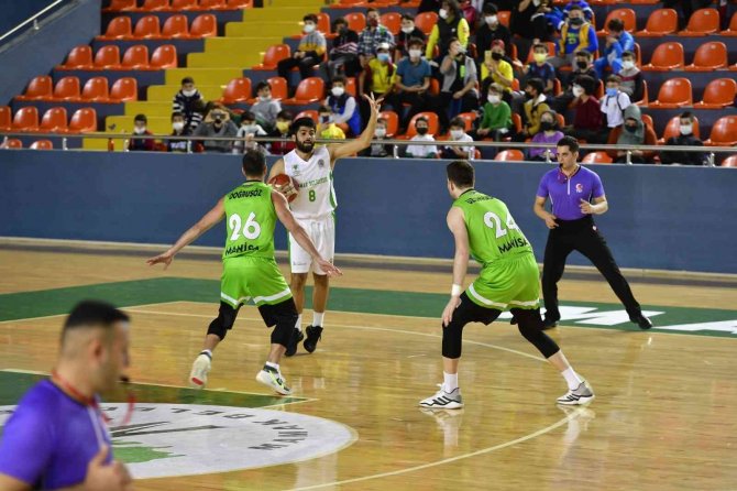 Mamak Belediyesi Basketbol Takımı Potada Rakibine Geçit Vermedi