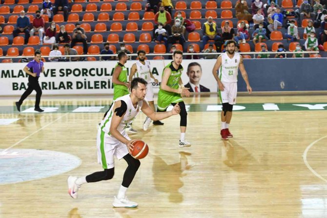 Mamak Belediyesi Basketbol Takımı Potada Rakibine Geçit Vermedi