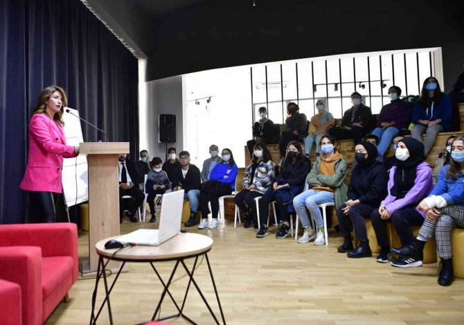 Mamak’ta Yapay Zeka Ve Görelilik Teorisi Ele Alındı