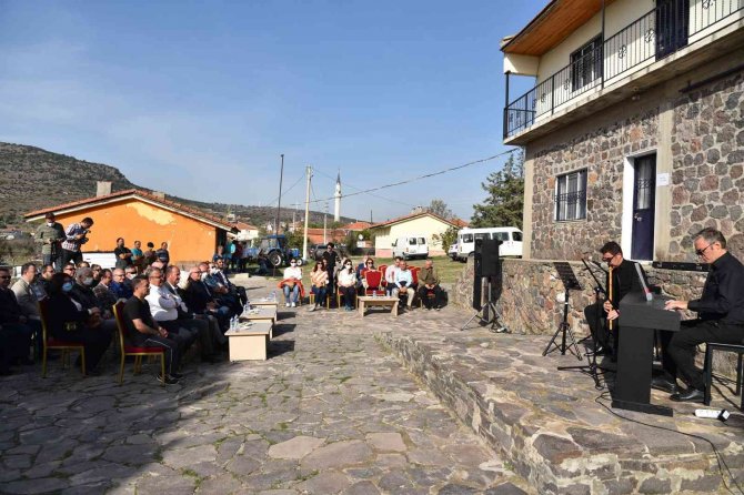 Manisa Cbü, 30. Kuruluş Yıl Dönümünü Aigai Antik Kentinde Kutladı