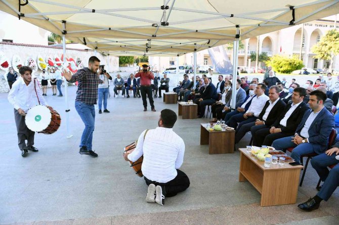 Seçer: "Hepimiz Halka Hizmet İçin Varız"