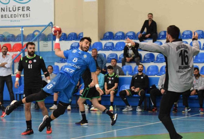 Nilüferli Hentbolcular Hazırlık Maçında Moral Buldu