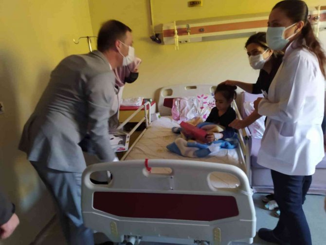 Mhp İ̇l Başkanı Kayaalp, Lösemili Çocuklarla Bir Araya Geldi