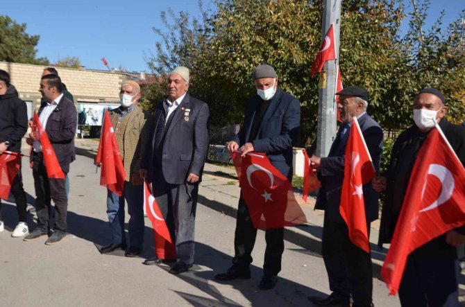 Şehit Yakınları Ve Gazilerden İ̇yi̇ Partili Türkkan’a Tepki
