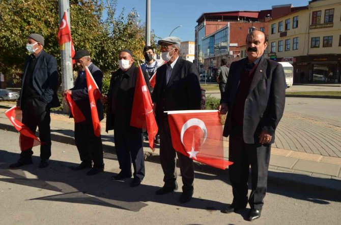 Şehit Yakınları Ve Gazilerden İ̇yi̇ Partili Türkkan’a Tepki