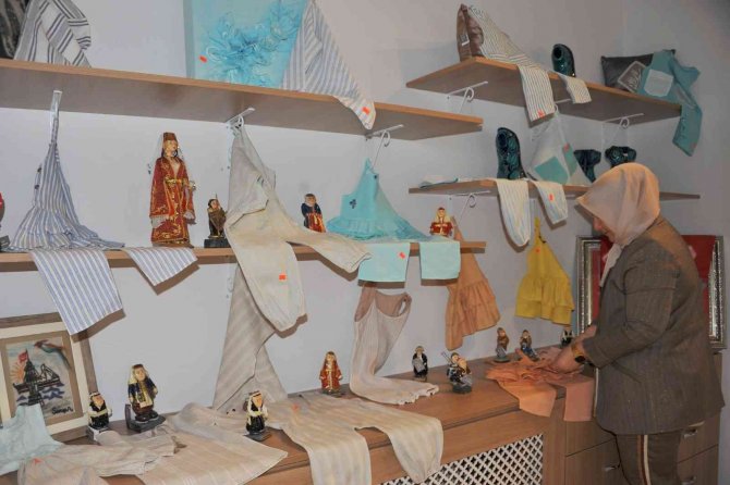 Kenevirden Üretilen Giysiler Vitrine Çıktı
