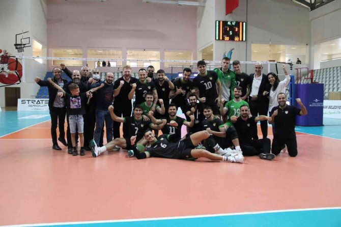 Efeler Ligi: Bingöl Solhan Spor: 3 - Avşar Maden Suyu Afyon Bld. Yüntaş: 1