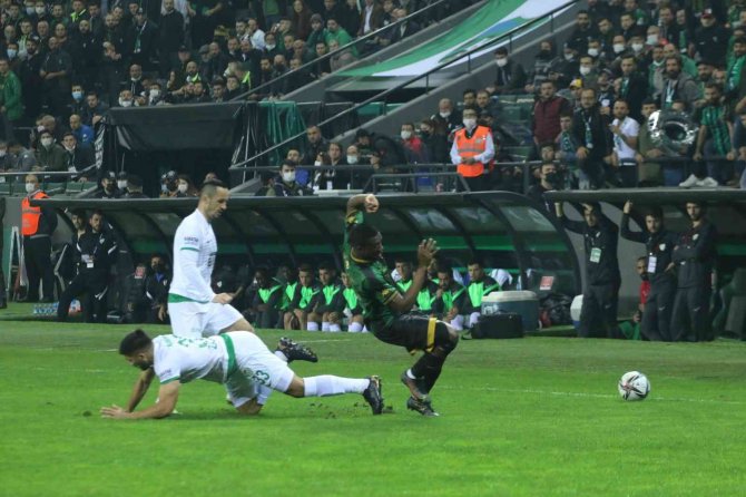 Spor Toto 1. Lig: Kocaelispor: 2 - Bursaspor: 1