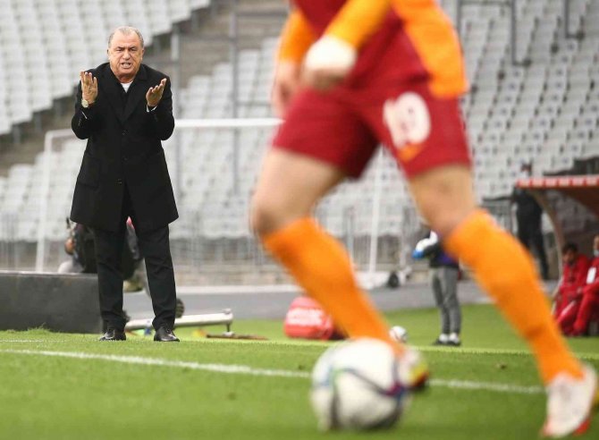 Spor Toto Süper Lig: Karagümrük: 0 - Galatasaray: 0 (İ̇lk Yarı)