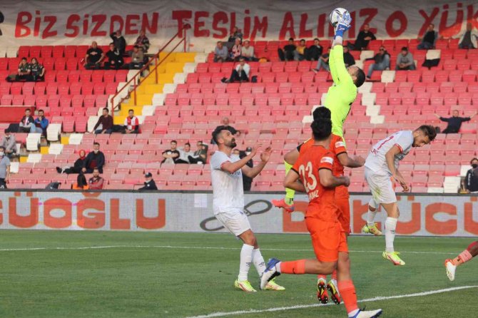 Spor Toto 1. Lig: Balıkesirspor: 1 - Adanaspor: 2