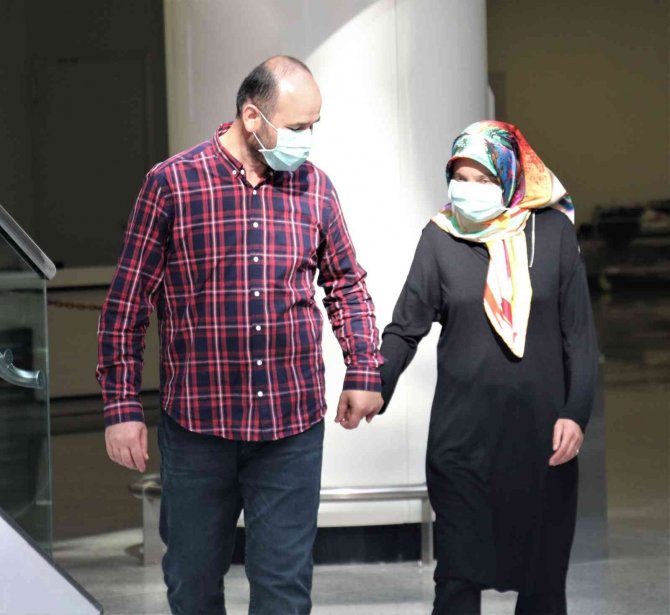 Eşine Karaciğerini Verebilmek İçin Hastane Koridorlarında Spor Yaparak 15 Kilo Zayıfladı