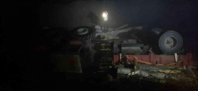 Traktör Şarampole Yuvarlandı: 1 Yaralı