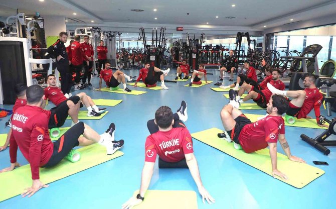 A Milli Takım, Dünya Kupası Avrupa Elemeleri Hazırlıklarına Başladı