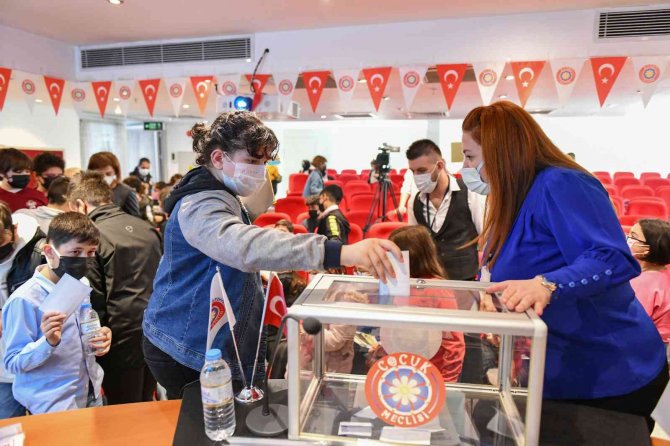 26. Dönem Çocuk Meclisinin Yeni Başkanı Belli Oldu