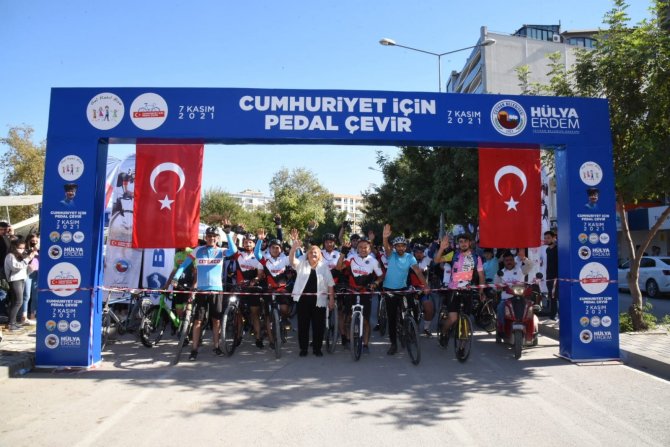 Ceyhan’da Karnaval Havasında Bisiklet Turu
