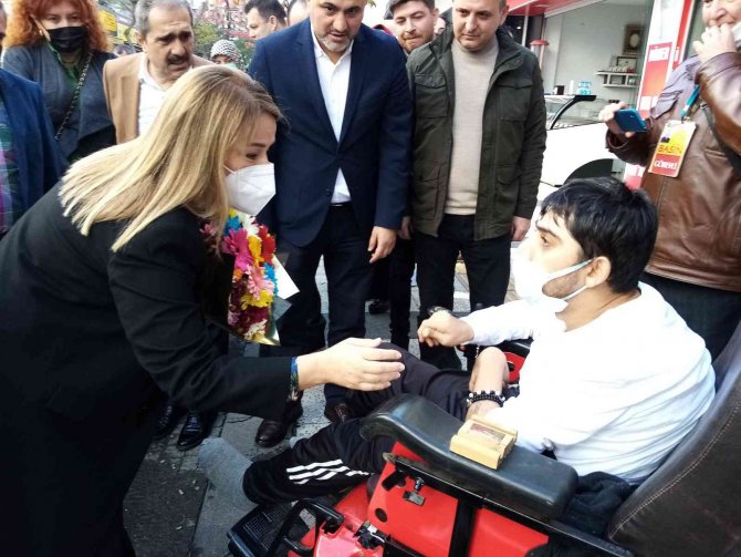 Ak Parti Balıkesir Milletvekili Mutlu Aydemir’ Den Bandırma Ziyareti.