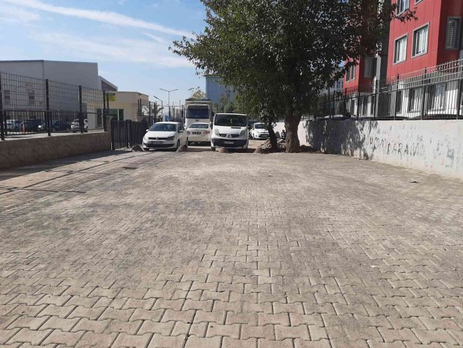Bağlar’daki Okul Yollarına Kilitli Parke Taşı Döşendi