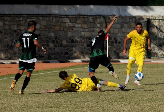 Alaçatıspor Taraftarının Yüzünü Güldürdü