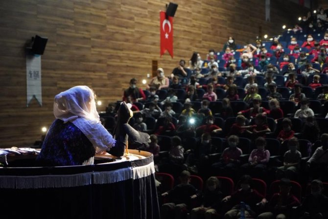 Altıeylül’de Tiyatro Günleri Başladı
