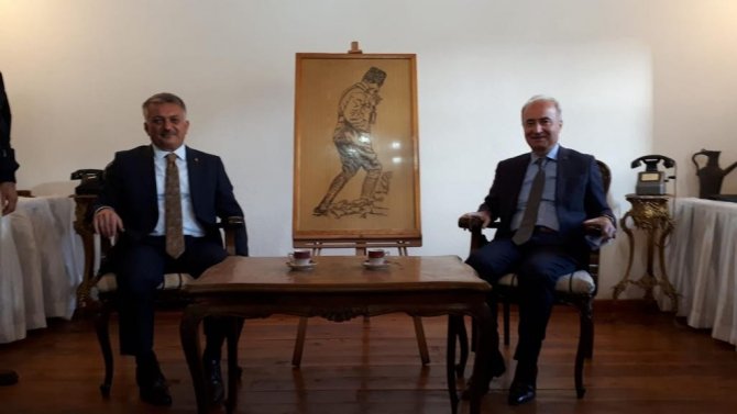 Yargıtay Üyesi Hakim Yaşar Şimşek, Akşahap Düğmeli Köy Okulunu Restore Ettirdi