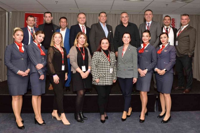 Corendon Airlines, Hollanda Ve Belçika’daki Seyahat Acenteleriyle Bir Araya Geldi
