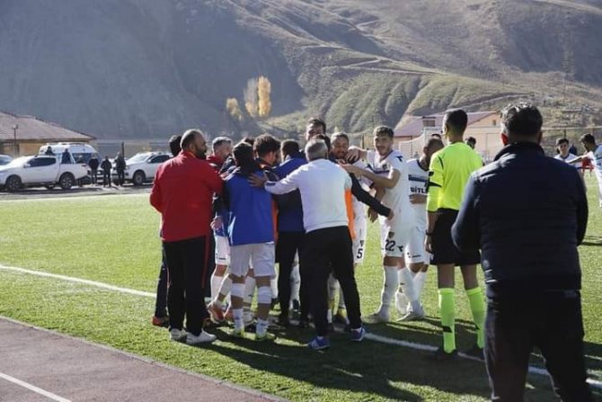 Bitlis Özgüzeldere Spor Farklı Kazandı