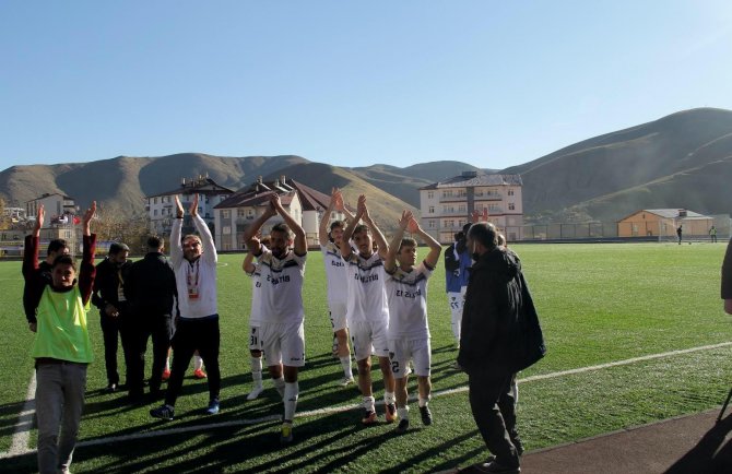 Bitlis Özgüzeldere Spor Farklı Kazandı
