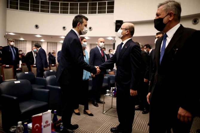 Yök Başkanlığı Öncülüğünde Üniversite Ve Sanayiciler Bir Araya Geldi