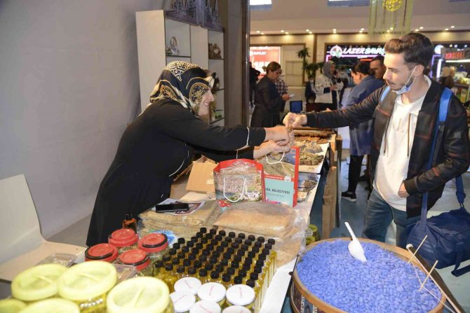 Diyarbakır’da Kadın Kooperatifleri Ürünleri Sergisine Yoğun İlgi