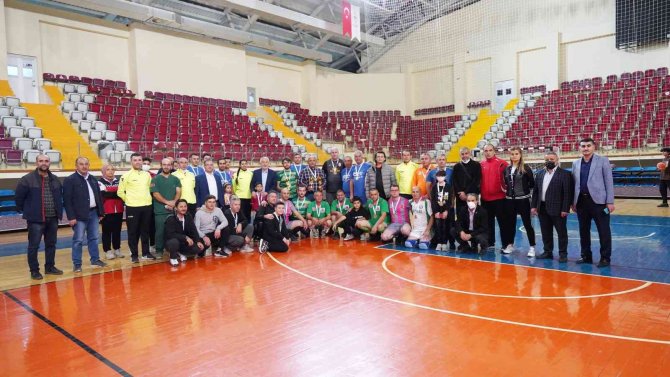 Isparta’da Filenin Şampiyonu İtfaiye Müdürlüğü Oldu