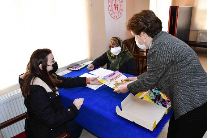 Belediyenin Mahallelerde Açtığı Kurslarla Okur Yazarlık Oranı Arttı