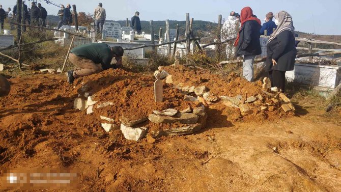 Karı-koca Bir Gün Arayla Korona Virüse Yenildi