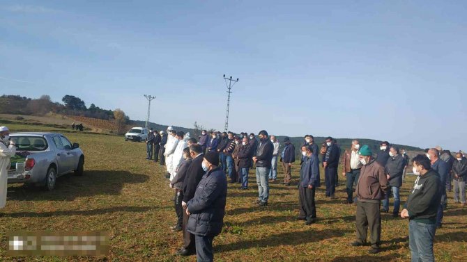 Karı-koca Bir Gün Arayla Korona Virüse Yenildi